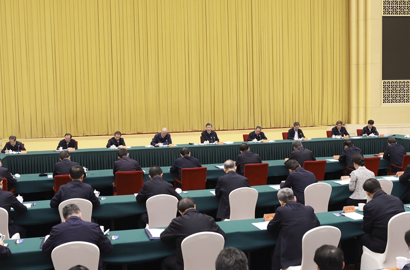 4月23日下午,中共中央总书记、国家主席、中央军委主席习近平在重庆主持召开新时代推动西部大开发座谈会并发表重要讲话。